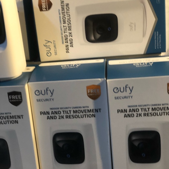 EUFY PAN&TILT INDOOR SECURITY  CAMERA - Picture 7 of 8